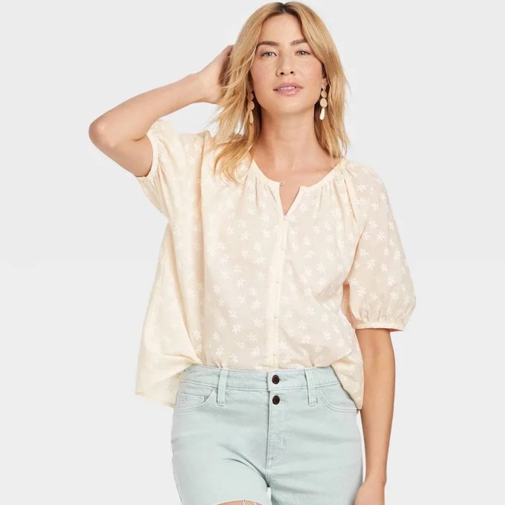 Universal Thread Women's Puff Short Sleeve Button-Front Blouse Cream Floral